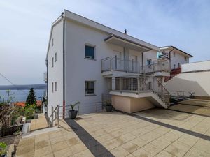 24033289-Ferienwohnung-4-Crikvenica-300x225-4