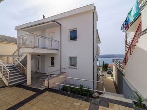 24033293-Ferienwohnung-4-Crikvenica-300x225-2