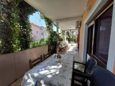 Ferienwohnung für 4 Personen (42 m²) in Crikvenica 1/10
