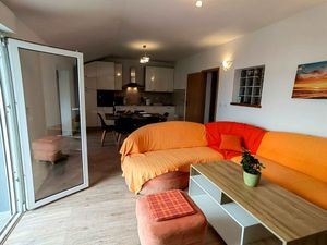 24034000-Ferienwohnung-4-Crikvenica-300x225-5