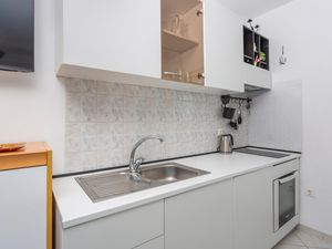 24037683-Ferienwohnung-3-Crikvenica-300x225-5