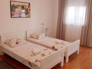 24037897-Ferienwohnung-4-Crikvenica-300x225-2