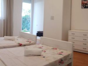 24037897-Ferienwohnung-4-Crikvenica-300x225-3