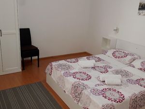 24037973-Ferienwohnung-4-Crikvenica-300x225-3