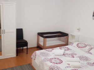 24037973-Ferienwohnung-4-Crikvenica-300x225-4