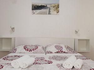 24037973-Ferienwohnung-4-Crikvenica-300x225-5