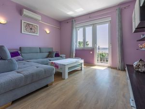 23943816-Ferienwohnung-4-Crikvenica-300x225-2