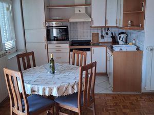 18954972-Ferienwohnung-4-Crikvenica-300x225-4