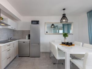 23588876-Ferienwohnung-6-Crikvenica-300x225-3