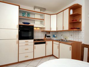 23928576-Ferienwohnung-4-Crikvenica-300x225-5