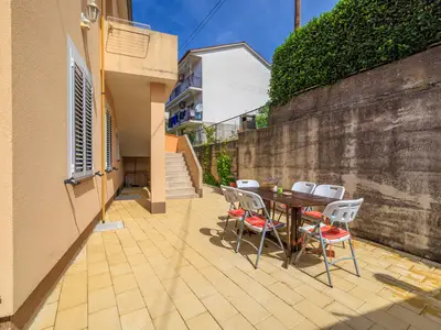 Ferienwohnung für 8 Personen (100 m²) in Crikvenica 5/10