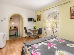 23733319-Ferienwohnung-2-Crikvenica-300x225-4