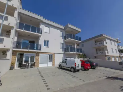 Ferienwohnung für 4 Personen (67 m²) in Crikvenica 1/10