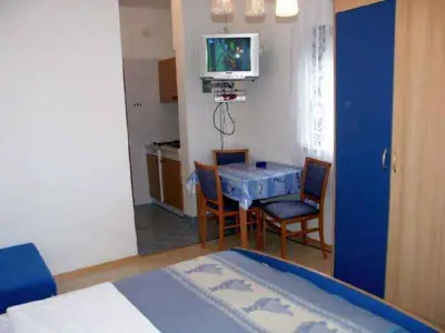 Ferienwohnung für 2 Personen (18 m²) in Crikvenica 3/10