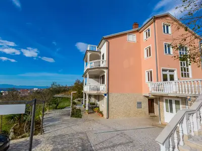 Ferienwohnung für 6 Personen (102 m²) in Crikvenica 1/10