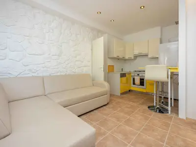 Ferienwohnung für 2 Personen (20 m²) in Crikvenica 1/10
