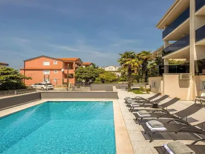PoolOfHouse