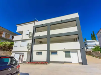 Ferienwohnung für 8 Personen (125 m²) in Crikvenica 1/10