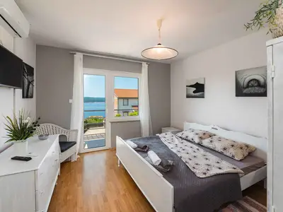 Ferienwohnung für 4 Personen (65 m²) in Crikvenica 1/10