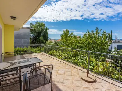 Ferienwohnung für 5 Personen (90 m²) in Crikvenica 1/10