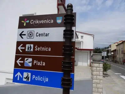Direkte Umgebung des Objekts. Weg zum Zentrum des Ortes Crikvenica