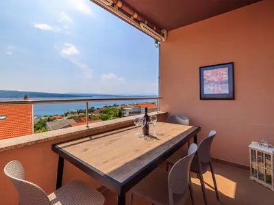 Ferienwohnung für 8 Personen (100 m²) in Crikvenica 1/10