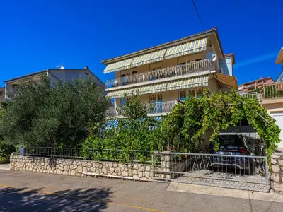 Ferienwohnung für 8 Personen (88 m²) in Crikvenica 1/10