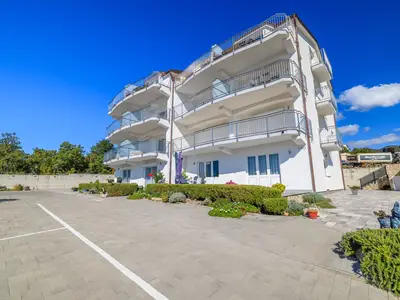 Ferienwohnung für 4 Personen (50 m²) in Crikvenica 1/10