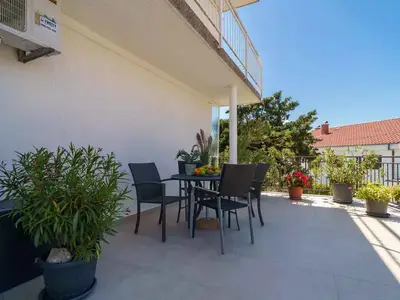 Ferienwohnung für 10 Personen (100 m²) in Crikvenica 4/10