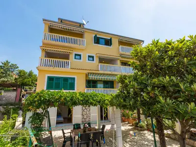 Ferienwohnung für 4 Personen (110 m²) in Crikvenica 1/10