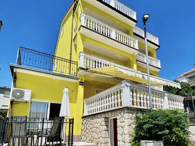 Ferienwohnung für 4 Personen (50 m²) in Crikvenica 1/10