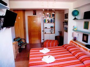 22806877-Ferienwohnung-3-Crotone-300x225-1