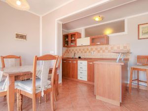 23297398-Ferienwohnung-4-Crveni Vrh-300x225-4