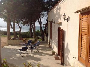 Nicht-überdachte Veranda mit Blick auf das Meer