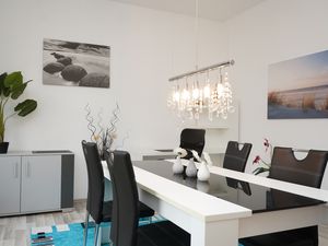 23968592-Ferienwohnung-4-Cuxhaven-300x225-1