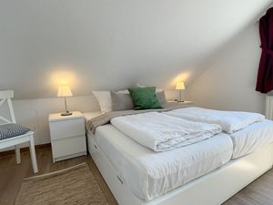 23523178-Ferienwohnung-4-Cuxhaven-300x225-1