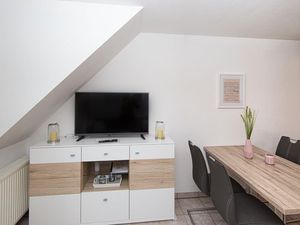 22507121-Ferienwohnung-4-Cuxhaven-300x225-1