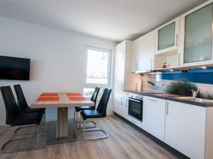 23373794-Ferienwohnung-4-Cuxhaven-300x225-1