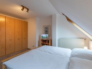 23374069-Ferienwohnung-3-Cuxhaven-300x225-5