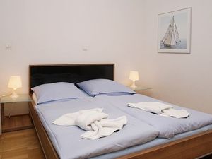 23373826-Ferienwohnung-4-Cuxhaven-300x225-4