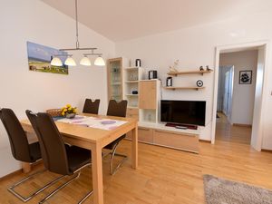 23871872-Ferienwohnung-4-Cuxhaven-300x225-3