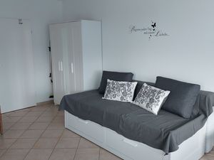 23872466-Ferienwohnung-2-Cuxhaven-300x225-0