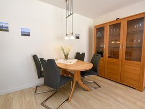 23872537-Ferienwohnung-4-Cuxhaven-300x225-1