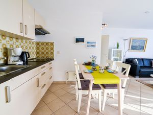 23872566-Ferienwohnung-4-Cuxhaven-300x225-5