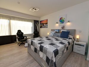 23873377-Ferienwohnung-2-Cuxhaven-300x225-1