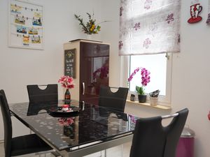 23968597-Ferienwohnung-4-Cuxhaven-300x225-4