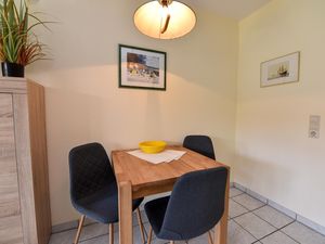 23871946-Ferienwohnung-2-Cuxhaven-300x225-5