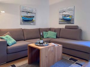 24055812-Ferienwohnung-2-Cuxhaven-300x225-1