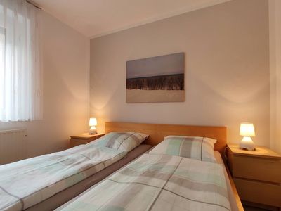 Fewo 2 im Haus Zyrus in Duhnen - Schlafzimmer mit Doppelbett