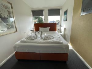 23872530-Ferienwohnung-4-Cuxhaven-300x225-5